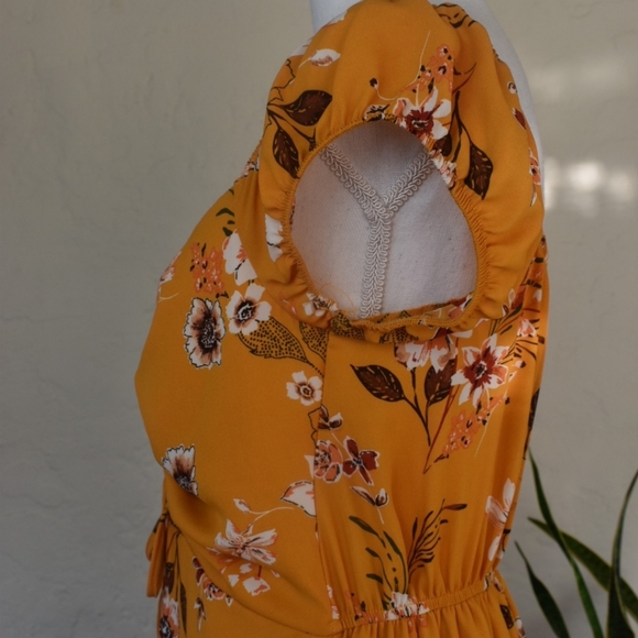 Yellow Floral Scrunch Front Dress - Picture 7 of 10